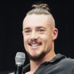 Alexander Dreymon