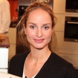 Lara Joy Körner