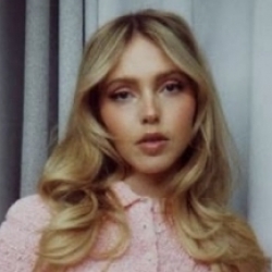 Lina Larissa Strahl